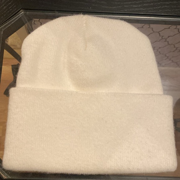 NFL Rams Beanie Hat - Picture 3 of 5